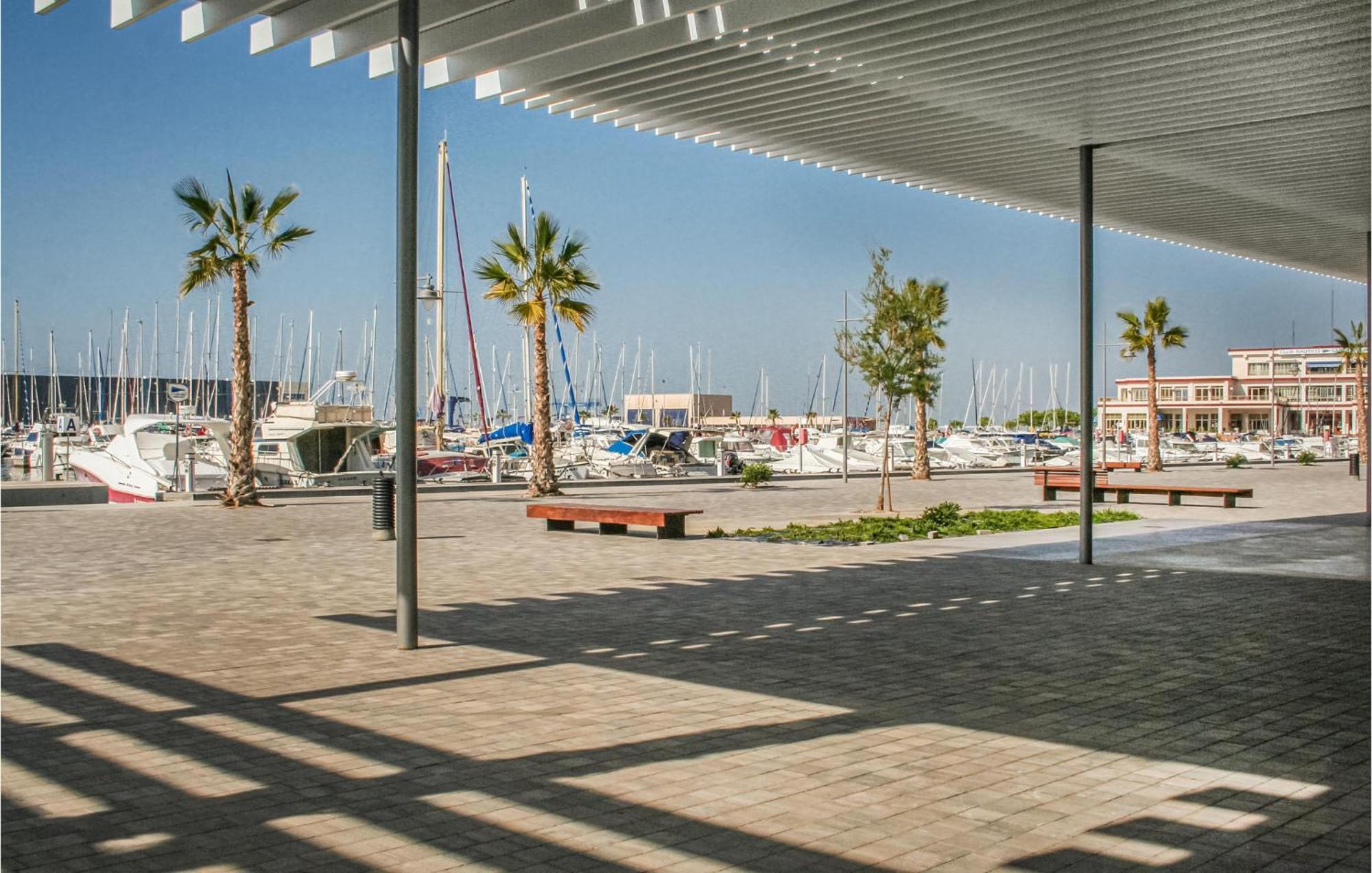 Lovely Apartment In Santa Pola With Kitchenette Exterior photo