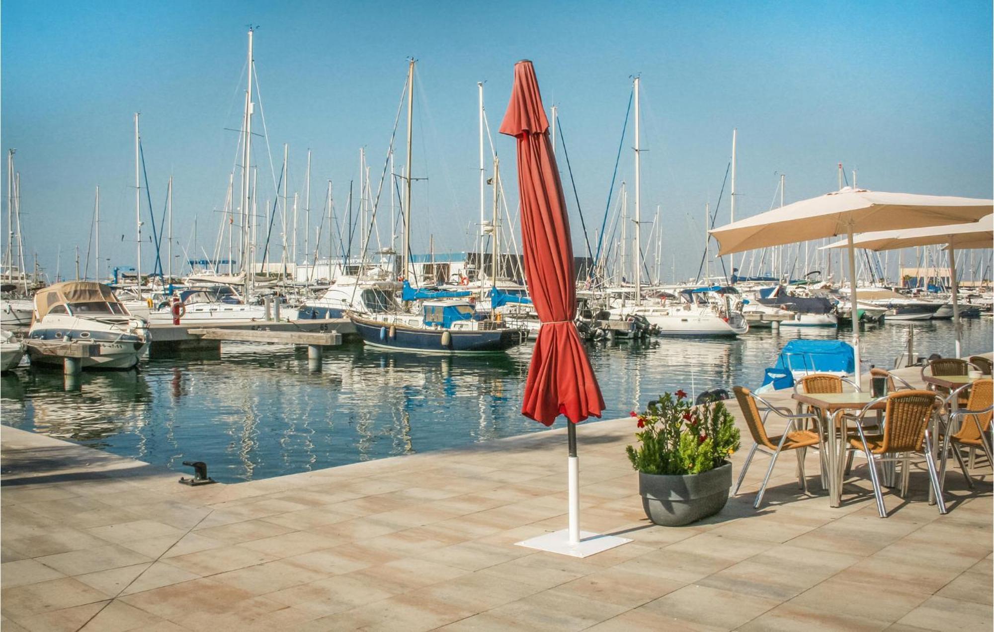 Lovely Apartment In Santa Pola With Kitchenette Exterior photo