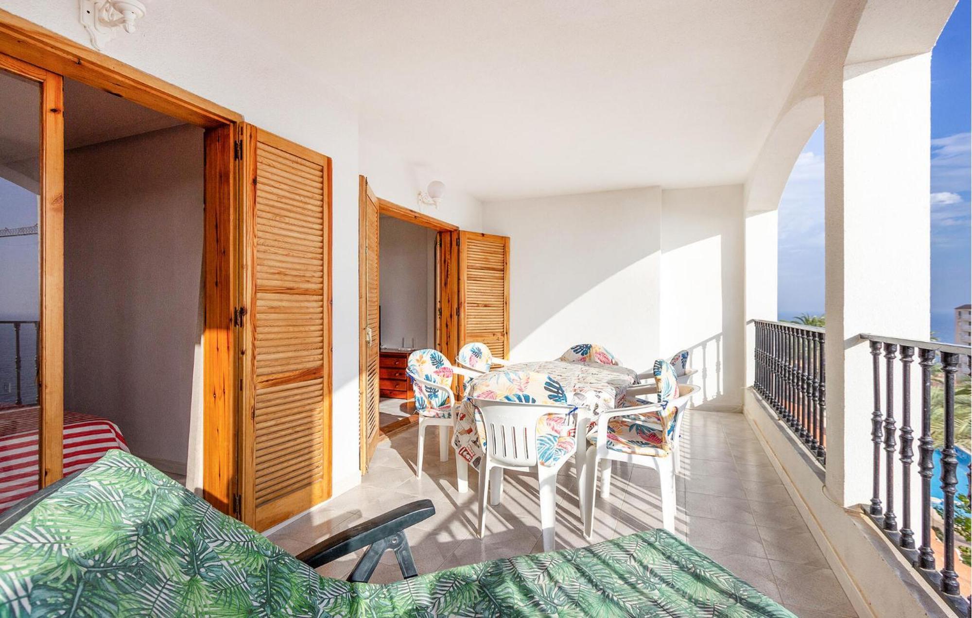 Lovely Apartment In Santa Pola With Kitchenette Exterior photo
