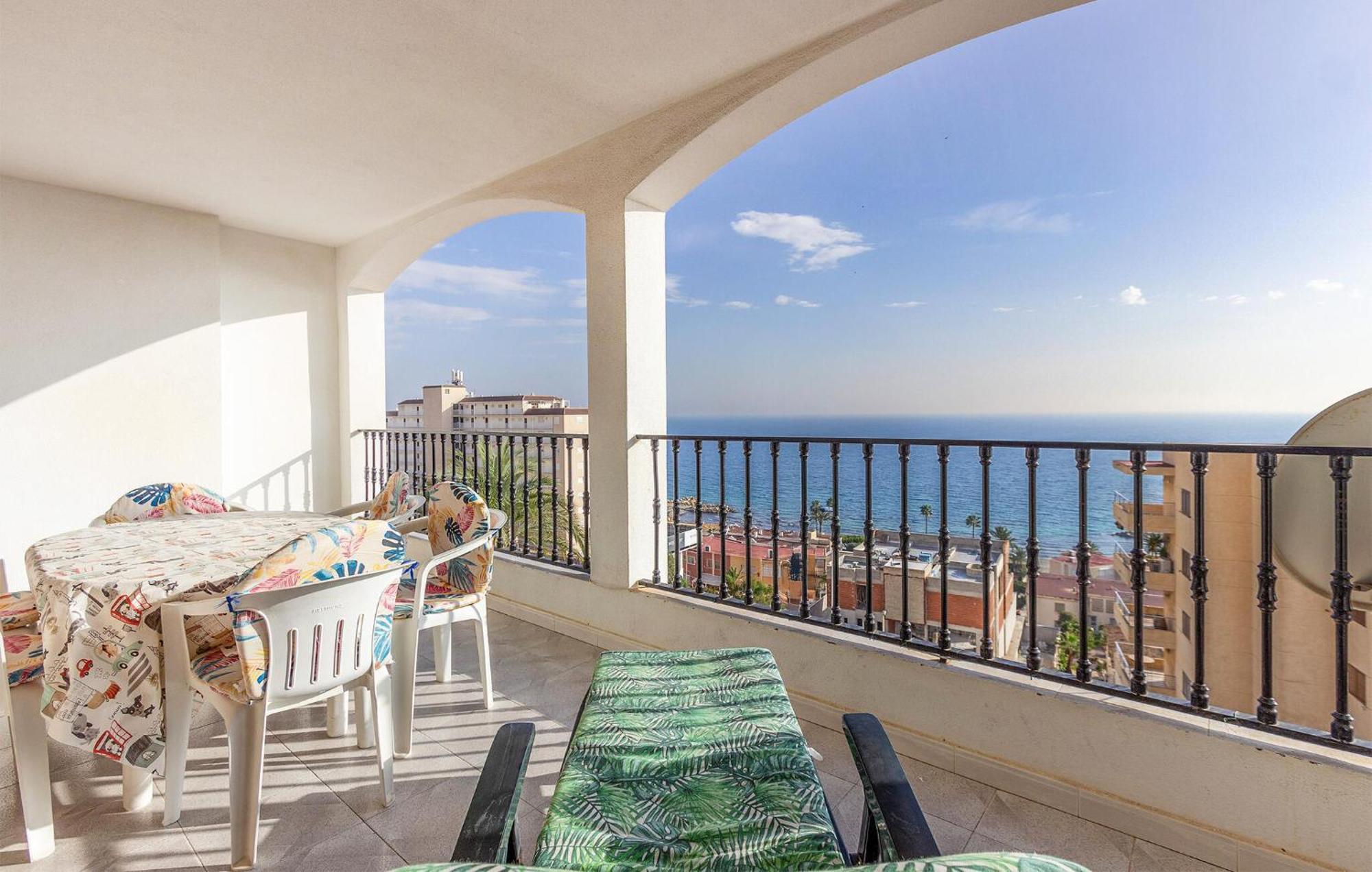 Lovely Apartment In Santa Pola With Kitchenette Exterior photo